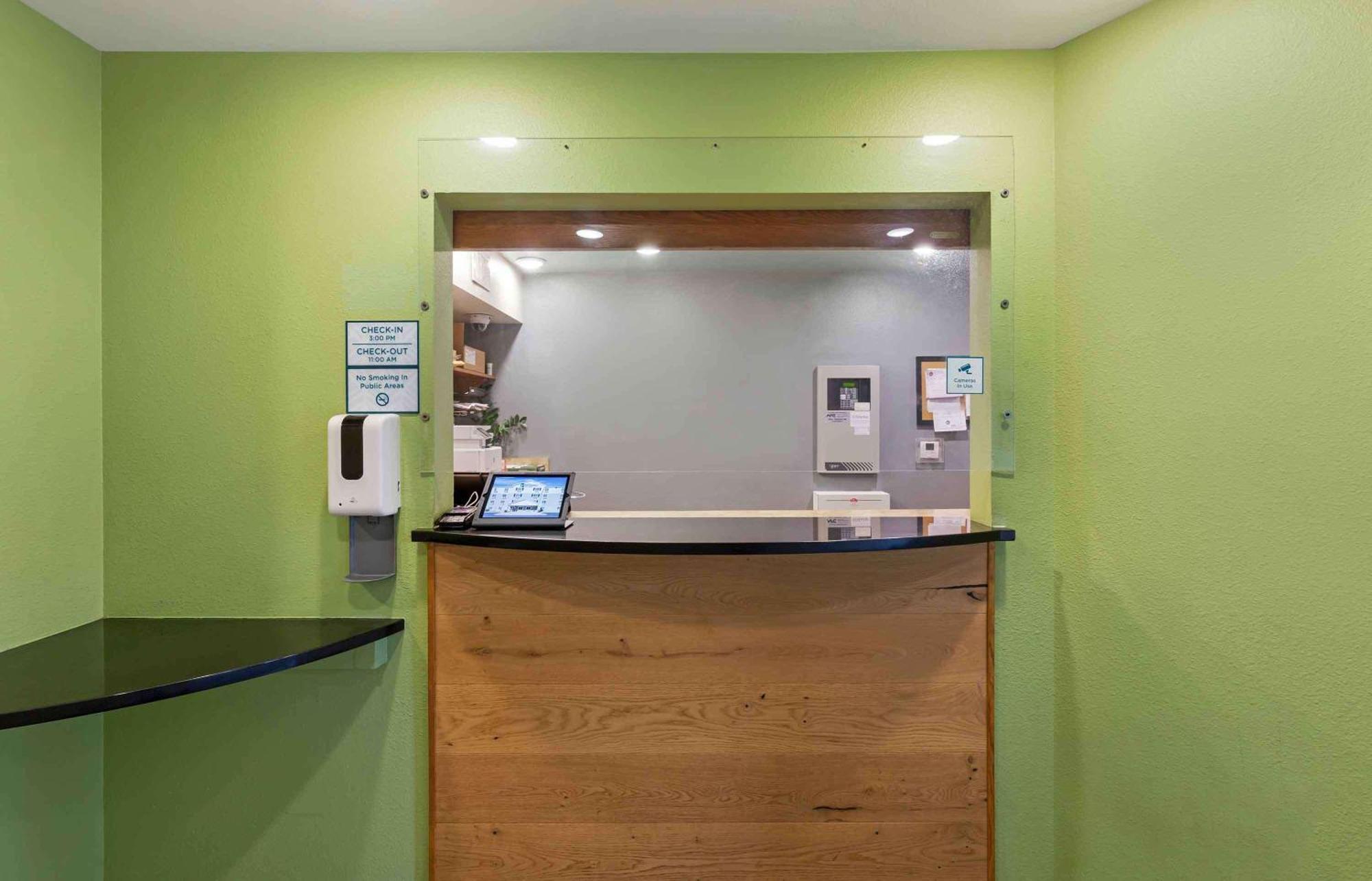 Extended Stay America Select Suites - Cleveland - Airport Zewnętrze zdjęcie