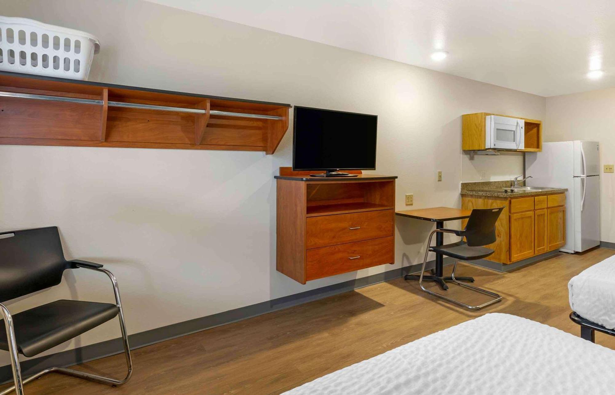 Extended Stay America Select Suites - Cleveland - Airport Zewnętrze zdjęcie