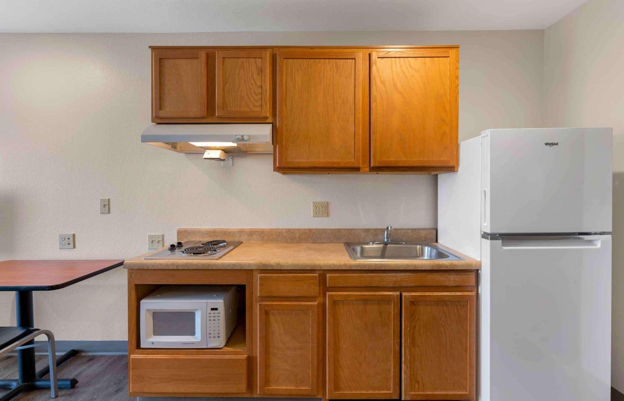 Extended Stay America Select Suites - Cleveland - Airport Zewnętrze zdjęcie