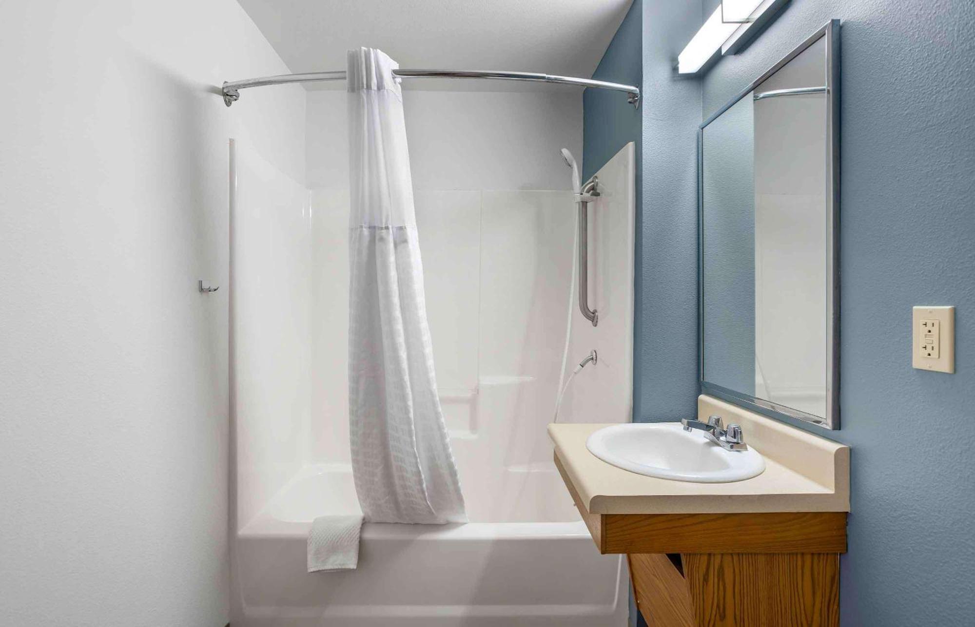 Extended Stay America Select Suites - Cleveland - Airport Zewnętrze zdjęcie